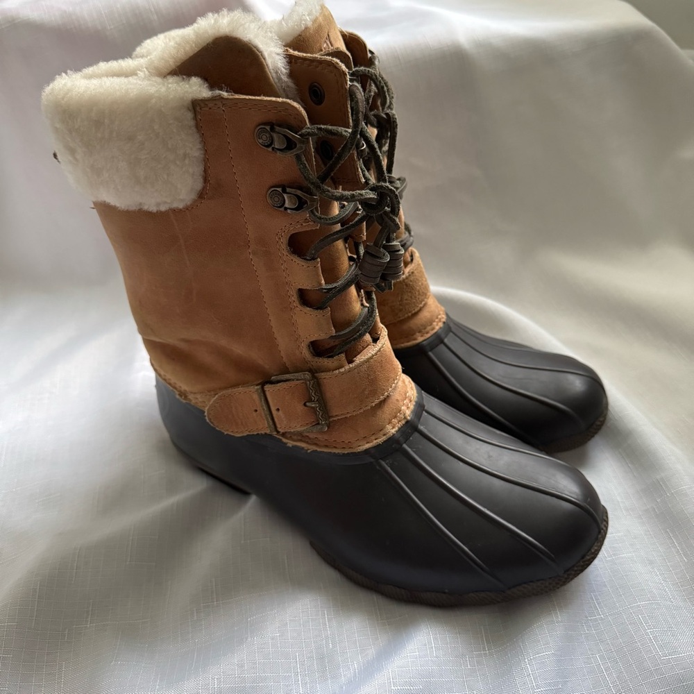 Sperry shearling lined duck Tan and Black snow Winter Boots